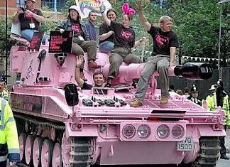 Американские фашисты–бандеровцы устроили гей–парад в Киеве