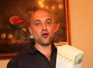 Непонятно, что Прилепин имеет против немцев, которые в сорок первом шли на подвиг, завоевывая новые территории. Вместо того чтобы спокойно пить баварское пиво