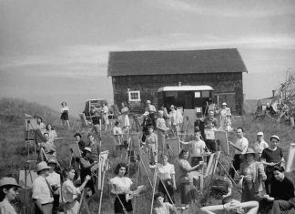 Жопа низковата, как нам кажется