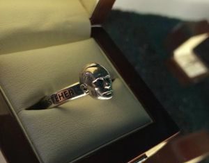 Иногда даже новости придумывать не надо: в Москве презентовали Кольцо Всевластья znak.com