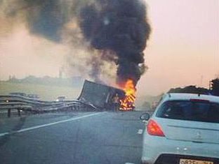 Фура с гуманитарной помощью взорвалась из-за ошибки транспортировки