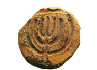 Бандеровцы забрали у детей кошерный хлеб