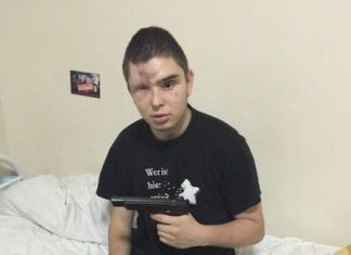 Ваню повредили, когда с доски объявлений снимали