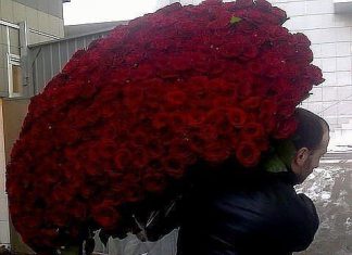 Кавказцы в ответ на оскорбления начали дарить цветы