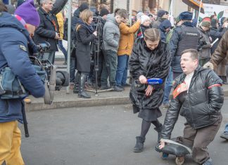 Ветерану Новороссии каратели поменяли местами член и ноги