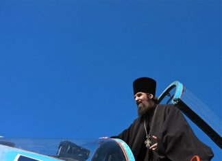 Российских летчиков научат молиться на лету