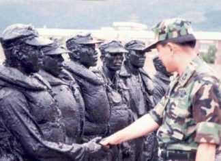 Шойгу лично поздравил уцелевшие памятники Ленину