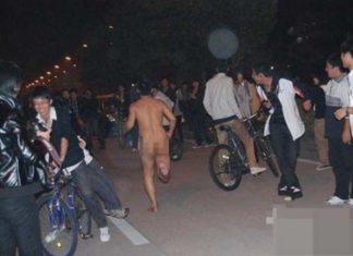 После похищения Егор Просвирнин был выпущен голым на улицах Киева