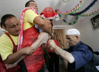 Активисты призывают расследовать дело 9-летней чеченки, ставшей жертвой обрезания