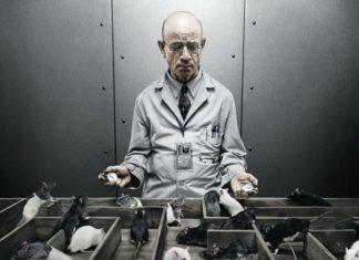 Вакцины еще нет. И когда будет — неизвестно. И кому достанется — тоже неясно. Но вранье уже понеслось.