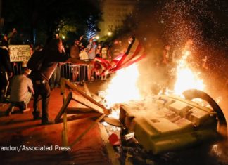 Новости США: Вашингтон в огне