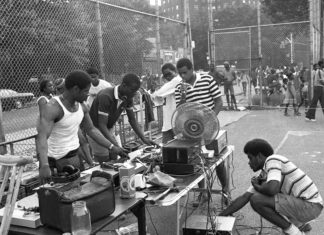 Погромщики после июльского блэкаута в Нью–Йорке, 1977 год