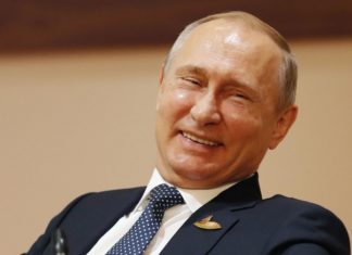 ОБНУЛЯШКА ГЛУМИЦЦО: Пыня авансом провел голосующим «НЕТ» своим крохотусиком по губам