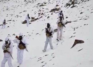 Китай перебросил к границе с Индией стратегические бомбардировщики