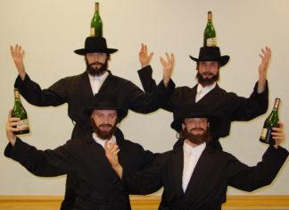 Десять человек будут молится, что бы отменить завтра мировую войну