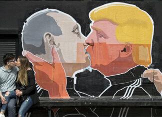 АГОНЬ! Пелоси назвала Трампа ШЛЮХОЙ Путина