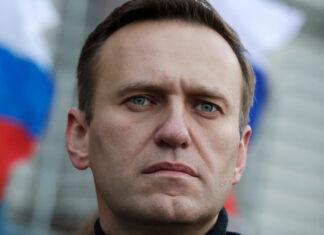 Путин, идущий на смерть приветствует тебя! Навальный возвращается в Россию.