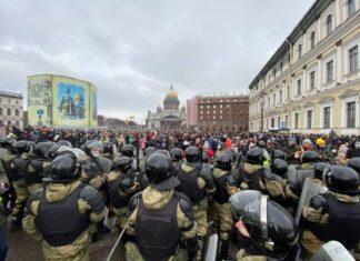 «Вместо ответов на вопросы власть выставляет ОМОН»