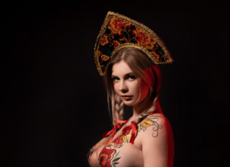 Уж август близился к исходу…